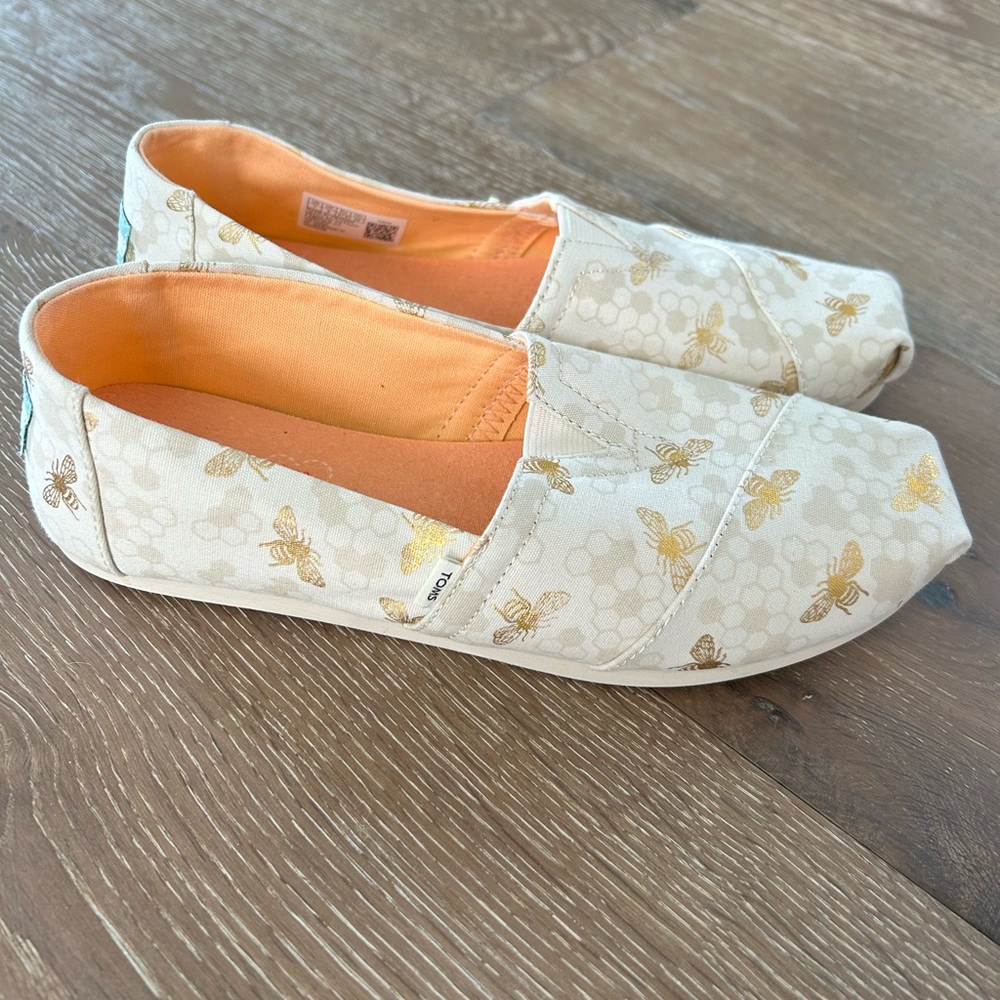 Gold Bee Toms Shoes 7